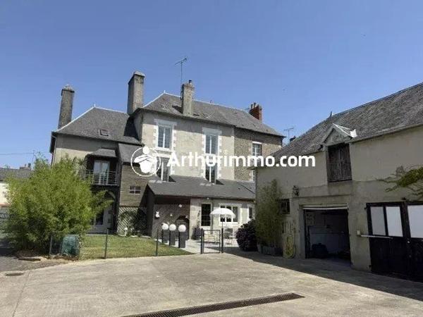 Vente                                                      Propriété
                        
                     7 pièces                      219 m2                     à Pré-en-Pail-Saint-Samson