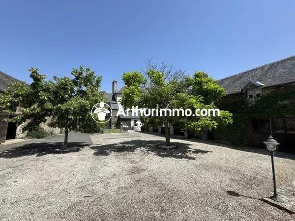 Vente                                                      Propriété
                        
                     7 pièces                      219 m2                     à Pré-en-Pail-Saint-Samson