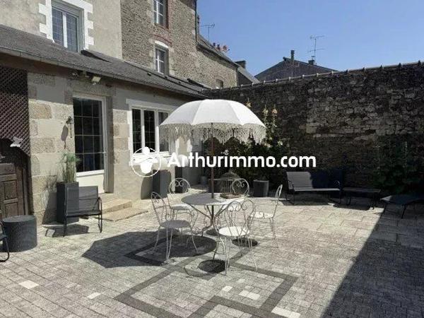 Vente                                                      Propriété
                        
                     7 pièces                      219 m2                     à Pré-en-Pail-Saint-Samson