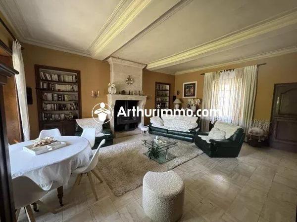 Vente                                                      Propriété
                        
                     7 pièces                      219 m2                     à Pré-en-Pail-Saint-Samson