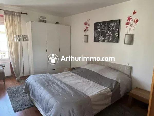 Vente                                                      Propriété
                        
                     7 pièces                      219 m2                     à Pré-en-Pail-Saint-Samson