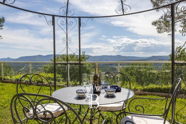 Mouans-Sartoux, Maison 5 Chambres -  369 m² à vendre