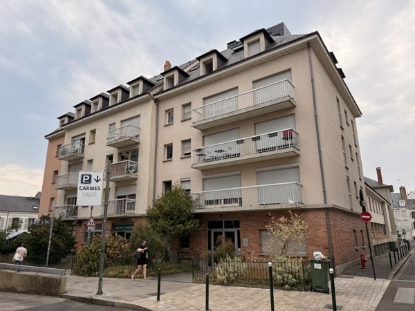 Appartement à louer 997 € CC ORLEANS 4 p 84 m² DPE E