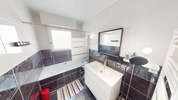 Appartement à louer 997 € CC ORLEANS 4 p 84 m² DPE E