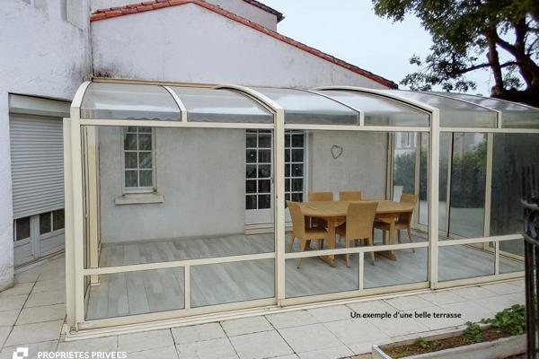 Spacieuse maison de 150m² sur un vaste terrain de 1216 m², idéale pour des projets d'extension  578 000 FAI