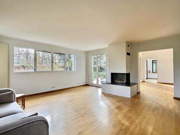 Divonne-les-Bains (01220) Maison individuelle - Environnement nature et proche centre