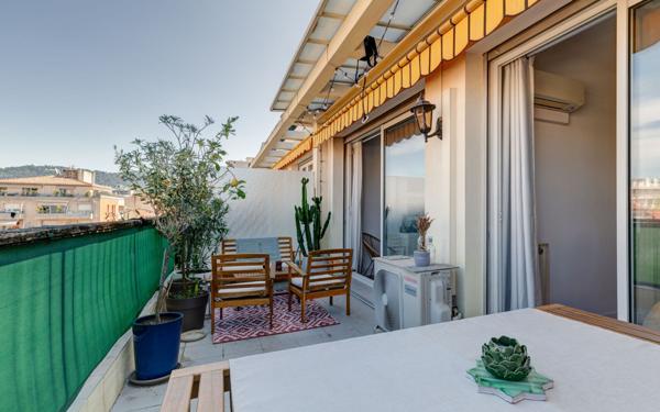 Appartement à vendre    3 pièces • 59 m2 Nice