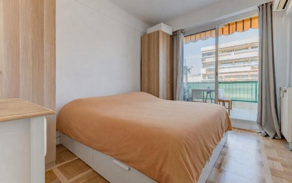 Appartement à vendre    3 pièces • 59 m2 Nice