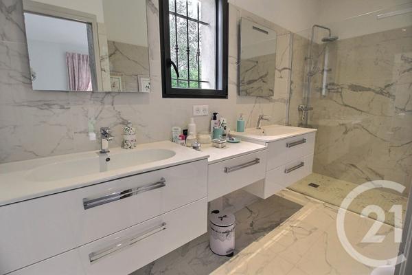 Maison à vendre  4 pièces - 134,40 m2 ROQUEFORT LES PINS - 06