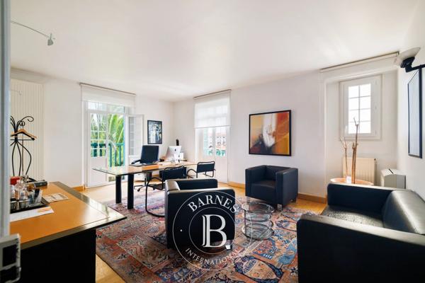 Bayonne, Bureau  500 m² à vendre