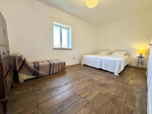 Maison en pierre avec gîte et garage  Roquecor (82150)