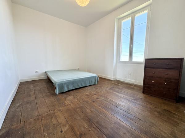 Maison en pierre avec gîte et garage  Roquecor (82150)