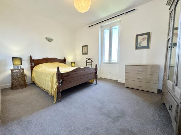 Maison en pierre avec gîte et garage  Roquecor (82150)