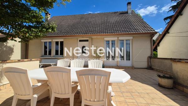 Maison de 135 m² , 6 pièces située dans un quartier recherché sur Igny - Maison avec grand  jardin et plusieurs dépendances possibilité aménagement d'un studio
