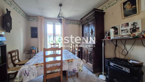 Maison de 135 m² , 6 pièces située dans un quartier recherché sur Igny - Maison avec grand  jardin et plusieurs dépendances possibilité aménagement d'un studio