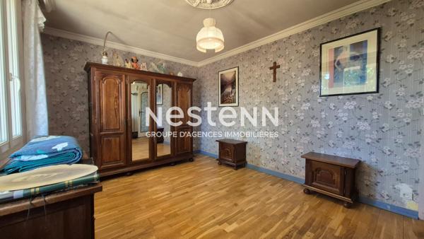 Maison de 135 m² , 6 pièces située dans un quartier recherché sur Igny - Maison avec grand  jardin et plusieurs dépendances possibilité aménagement d'un studio