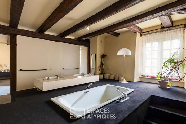 Ancienne synagogue en coeur de village