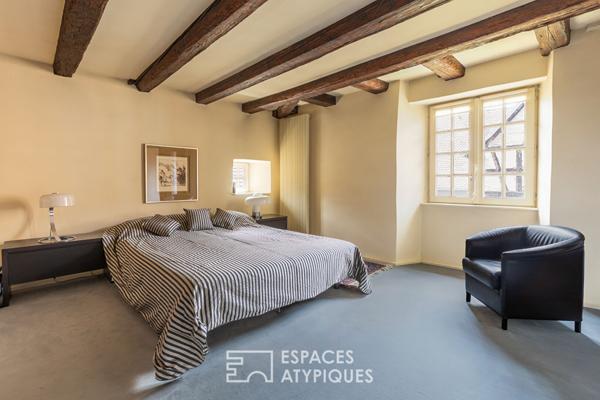 Ancienne synagogue en coeur de village