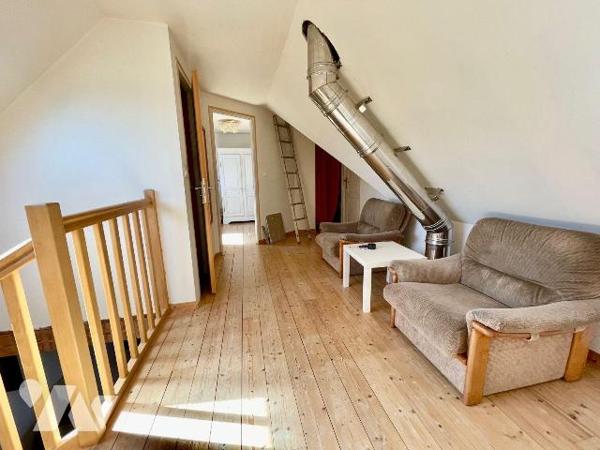 Ensemble de 2 maisons situées au calme

La maison principale est une maison en pierres recons...