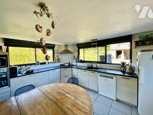 Ensemble de 2 maisons situées au calme

La maison principale est une maison en pierres recons...