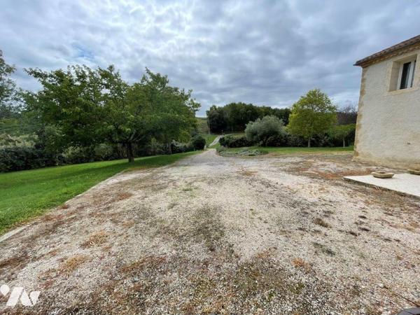 MIRANDE à 10min, au sud d'Auch, au calme en position dominante Gasconne et dépendance sur 3000m².
