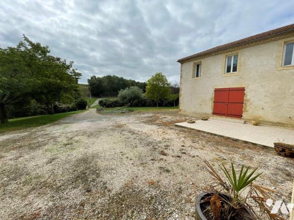 MIRANDE à 10min, au sud d'Auch, au calme en position dominante Gasconne et dépendance sur 3000m².
