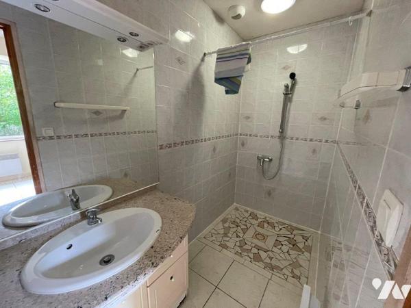 MIRANDE à 10min, au sud d'Auch, au calme en position dominante Gasconne et dépendance sur 3000m².