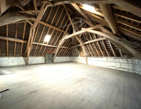 Brissac-Loire-Aubance - masion ancienne à renover - 3 chambres et garage à seulement 15 minutes du Sud d'Angers