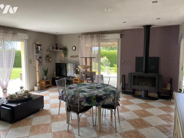 EN EXCLUSIVITE, situé sur l'axe Vire-Caen, UN PAVILLON DE PLAIN-PIED