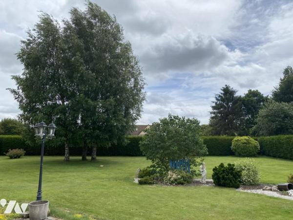 EN EXCLUSIVITE, situé sur l'axe Vire-Caen, UN PAVILLON DE PLAIN-PIED