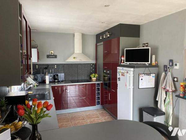 EN EXCLUSIVITE, situé sur l'axe Vire-Caen, UN PAVILLON DE PLAIN-PIED