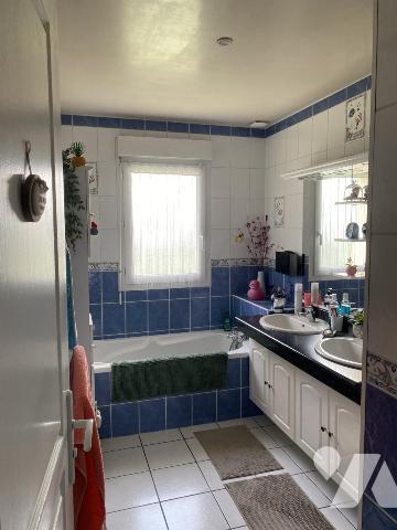 EN EXCLUSIVITE, situé sur l'axe Vire-Caen, UN PAVILLON DE PLAIN-PIED