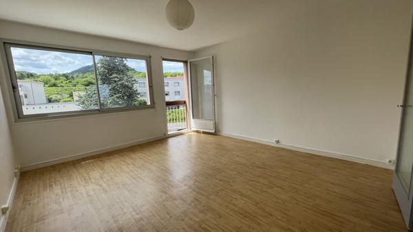 Appartement T3 traversant avec vue