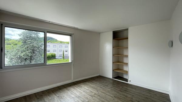Appartement T3 traversant avec vue