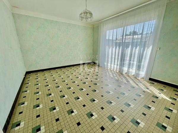 MAISON - 4 CHAMBRES - 800m² - BOURG HERIC