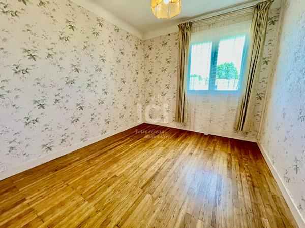 MAISON - 4 CHAMBRES - 800m² - BOURG HERIC