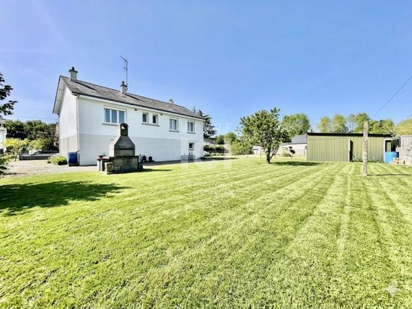 MAISON - 4 CHAMBRES - 800m² - BOURG HERIC