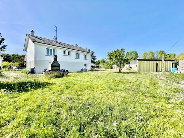 MAISON - 4 CHAMBRES - 800m² - BOURG HERIC