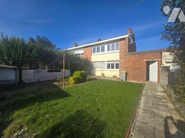 Maison à Vendre à Condé-sur-l'Escaut (59163) en Nord (59)

Cette maison propose une surface h...