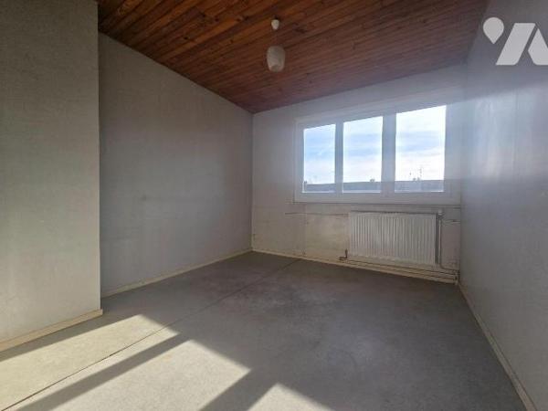 Maison à Vendre à Condé-sur-l'Escaut (59163) en Nord (59)

Cette maison propose une surface h...