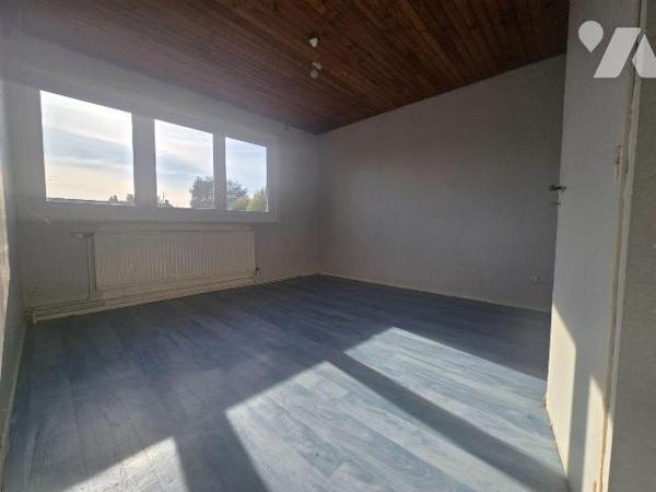 Maison à Vendre à Condé-sur-l'Escaut (59163) en Nord (59)

Cette maison propose une surface h...