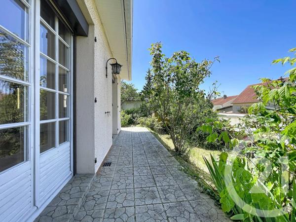 Maison à vendre  6 pièces - 120 m 2   LONGVIC  - 21