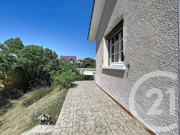 Maison à vendre  6 pièces - 120 m 2   LONGVIC  - 21