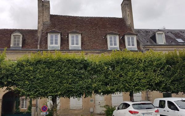 Appartement à louer    3 pièces • 78 m2 Mamers