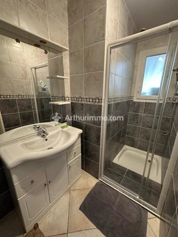 Vente                                                      Maison
                        
                     6 pièces                      198 m2                     à Mussidan