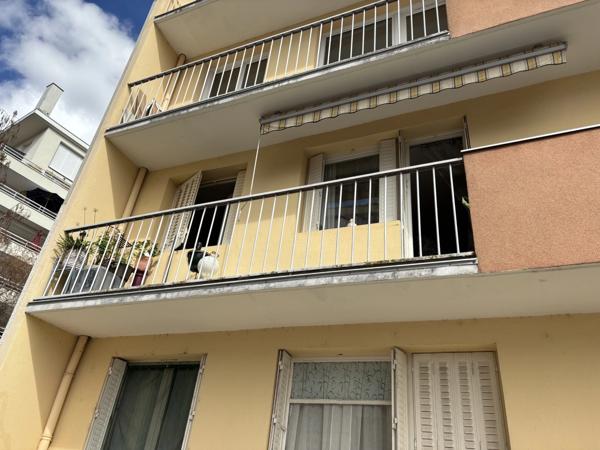 VUE PANORAMIQUE SUR LA CITADELLE DEPUIS LE BALCON ! T3 lumineux de 55,10 m² avec stationnements privatifs