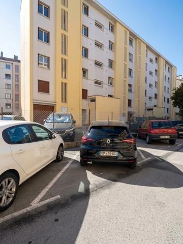 VUE PANORAMIQUE SUR LA CITADELLE DEPUIS LE BALCON ! T3 lumineux de 55,10 m² avec stationnements privatifs