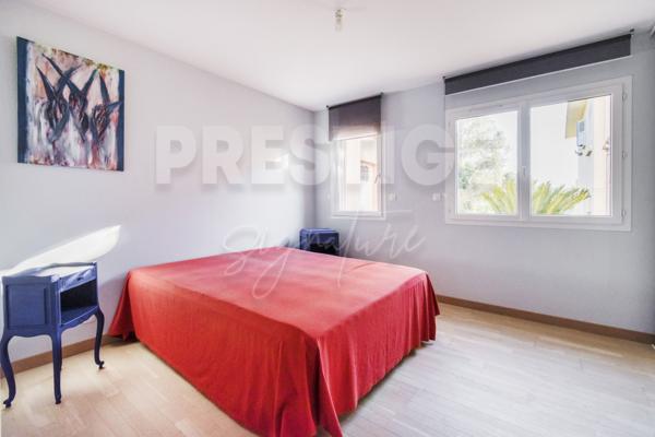 Villa
                                                                                                                                                                                                                                                                                                                        5 pièce(s)                                                                                                                                                                                                          4 chambre(s)                                                                                                                                                                                                          140  m²