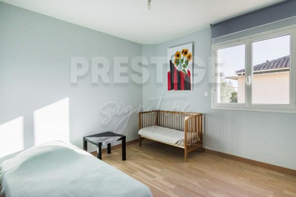 Villa
                                                                                                                                                                                                                                                                                                                        5 pièce(s)                                                                                                                                                                                                          4 chambre(s)                                                                                                                                                                                                          140  m²