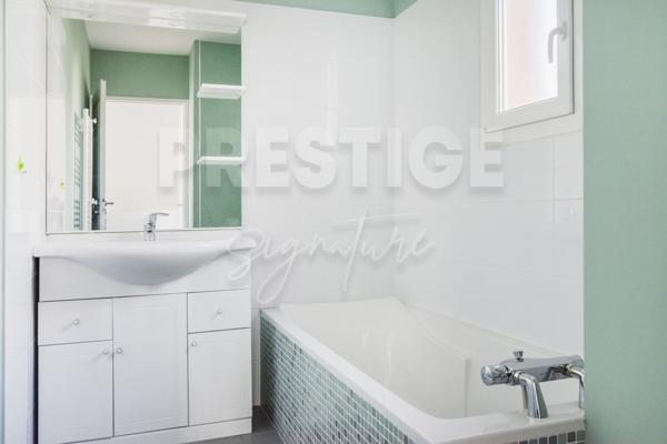 Villa
                                                                                                                                                                                                                                                                                                                        5 pièce(s)                                                                                                                                                                                                          4 chambre(s)                                                                                                                                                                                                          140  m²